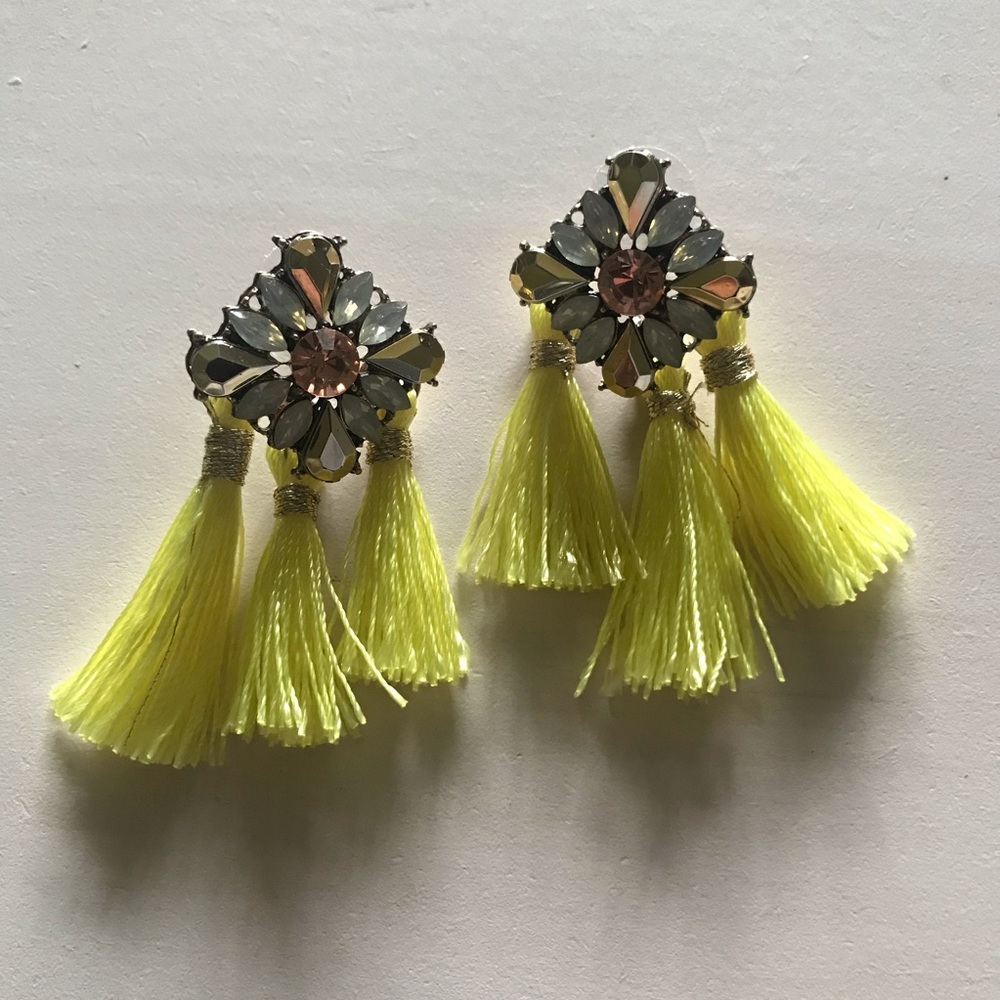 Yellow fringe earrings with gem stones